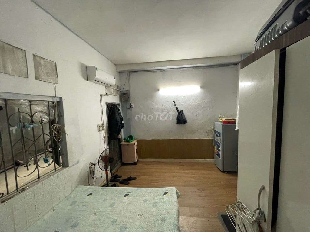 Sale-off: Phòng rộng 25m2 full đồ, vệ sinh kk, điều hòa, nlạnh, 2.5tr - Ảnh 2