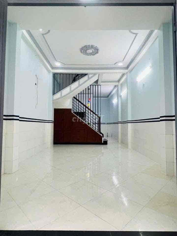 Bán nhà 40m2, 2 tầng, gần Emart Phan Huy Ích, Gò Vấp, 4 tỷ 95
