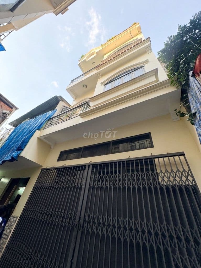 Nhỉnh 5 tỷ - Nhà hẻm 373/ Lý Thường Kiệt - DT 5,3 x 5,2m - 4 tầng BTCT