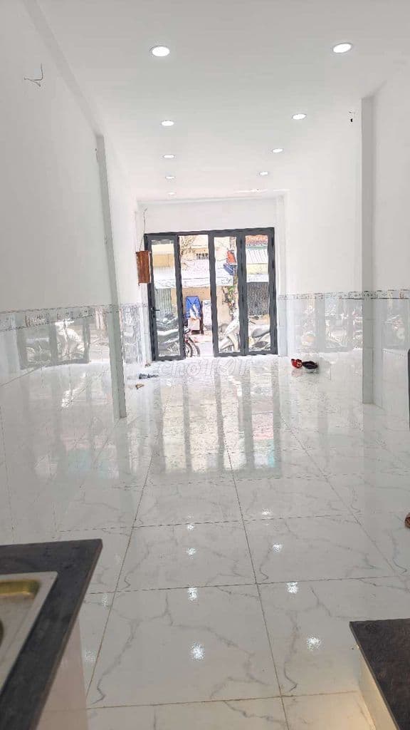 Siêu phẩm 2 tầng mặt tiền Q5 nhà mới 100% vừa ở vừa kinh doanh - Ảnh 2