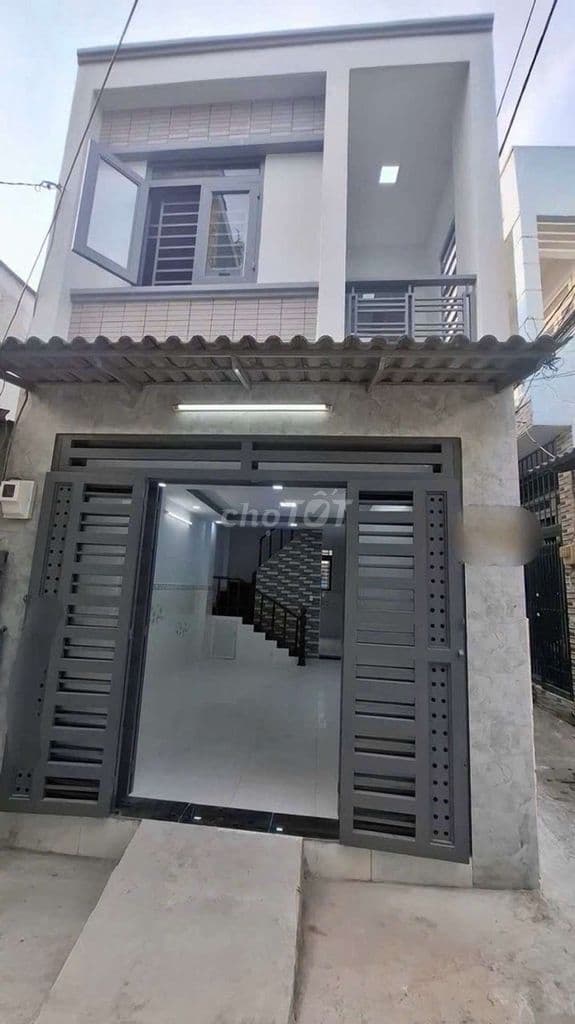 ngay ngã tư bốn xã, hẻm xe hơi thông, nhà mới 2 tầng về ở ngay