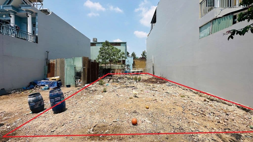 Bán lô đất giá ngộp 1 sẹc QL22 Tân Thông Hội 125m2 full thổ 1,1 tỷ SHR