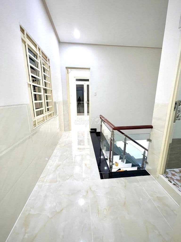 5.6 tỷ TL, nhà 3 tầng, ngang gần 4m, 30m2 CN, HXH ngay Cư Xá Bắc Hải - Ảnh 2