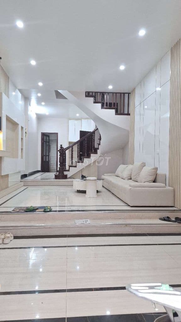 BÁN NHÀ DÂN XÂY CHẮC CHẮN 56M - 5 NGỦ 2 THOÁNG NHÀ CÓ NỘI THẤT ĐẦY ĐỦ