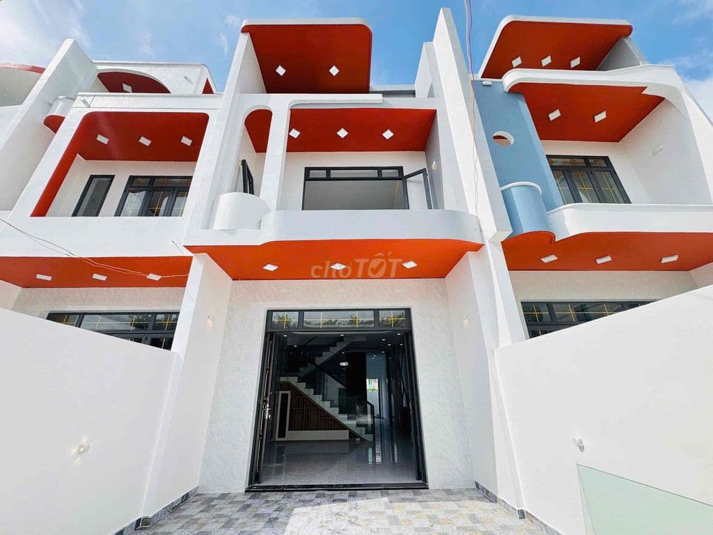 nhà bán nằm gần chợ bình chánh