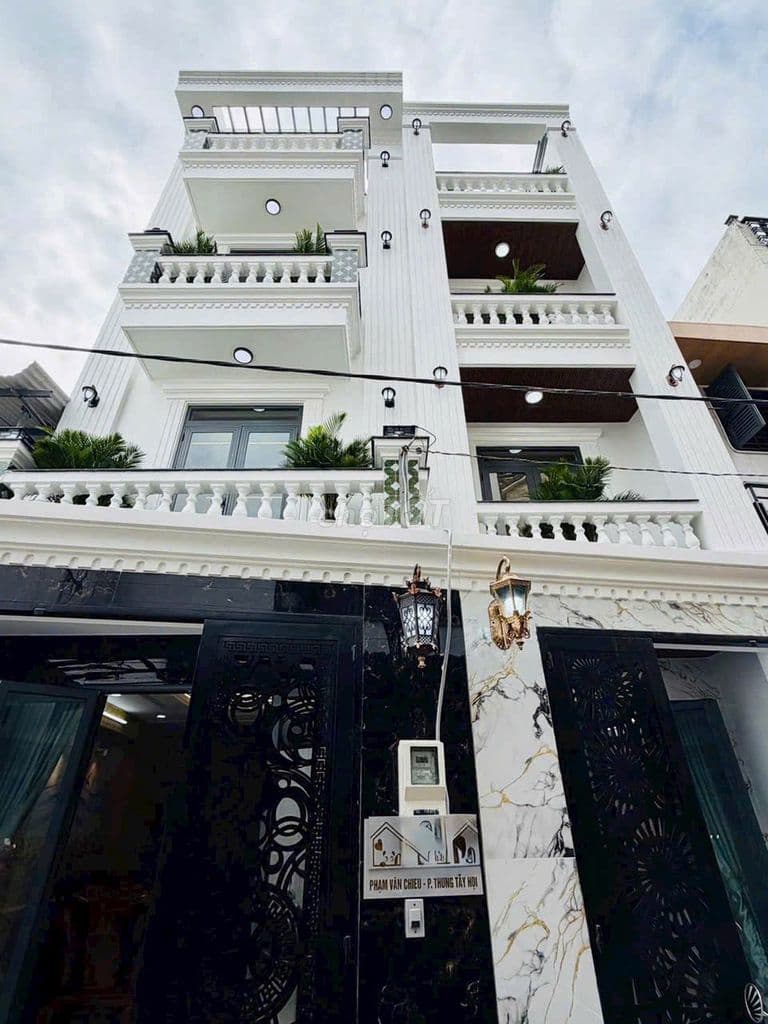 CẦN BÁN GẤP NHÀ 3 LẦU GIÁ RẺ CHÍNH CHỦ