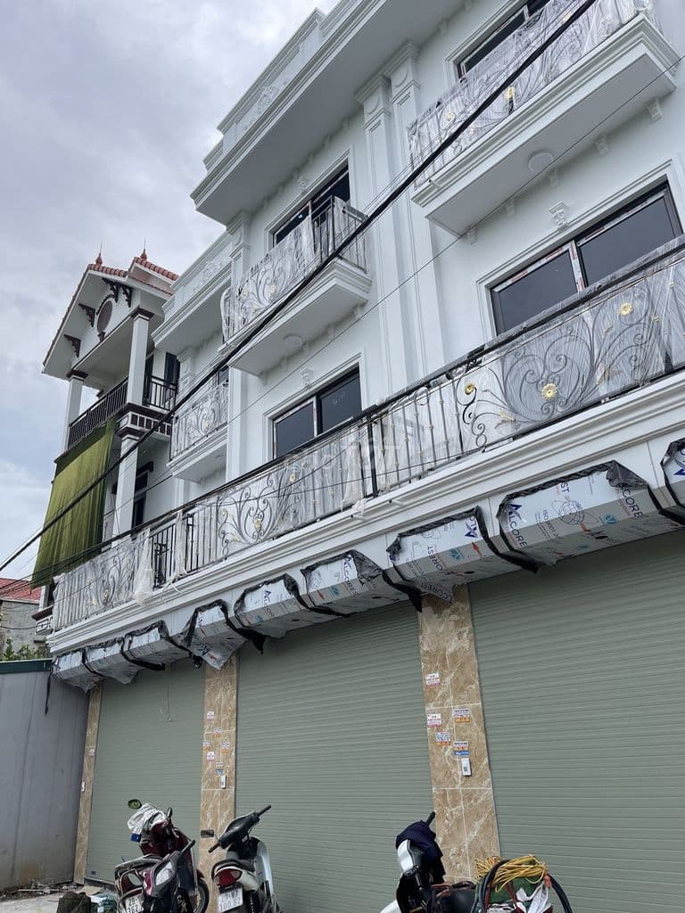 nhà rộng 45m2 3 tầng xây mới, view thoáng, giá quá rẻ, chỉ hơn 3 đồng