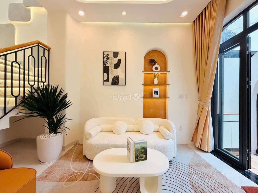 NHÀ ĐẸP NGUYỄN DU, PHƯỜNG 7– HẺM XE HƠI THÔNG GẦN TRƯỜNG ĐHCN 4