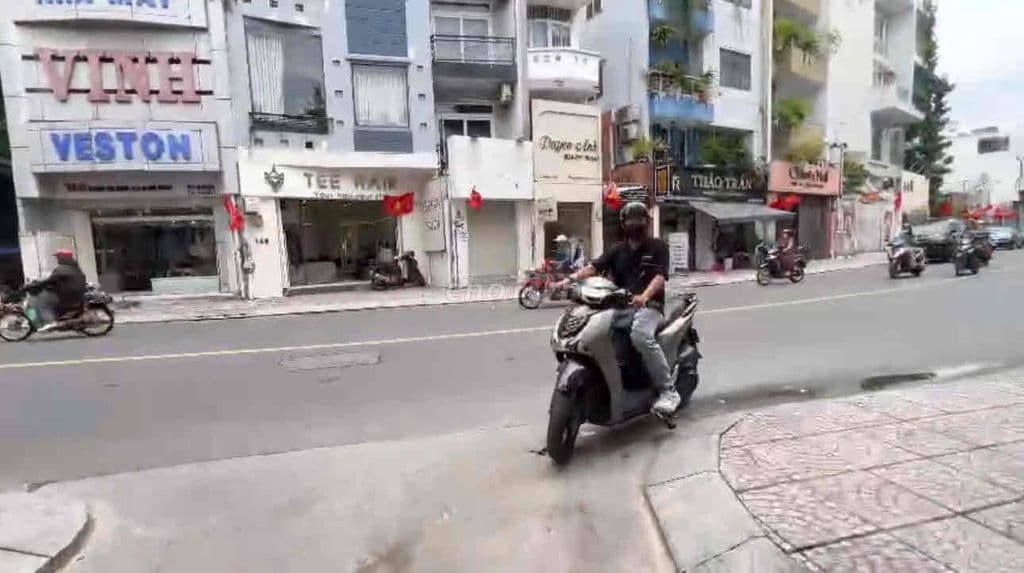 HXH Huỳnh Văn Bánh, 4 x 11m nở hậu 7m, 60m2, Giá 8.4 tỷ - Ảnh 2