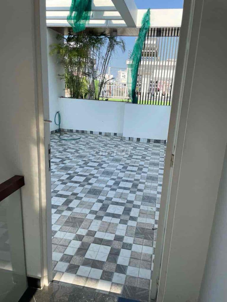 Nhà hẻm Tân Sơn Nhì 4.5x25m 2 lầu sân thượng giá *** quận - Ảnh 2