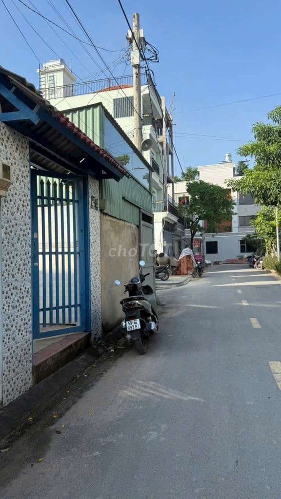 nhà sổ hồng riêng mặt tiền thạnh Lộc 37.