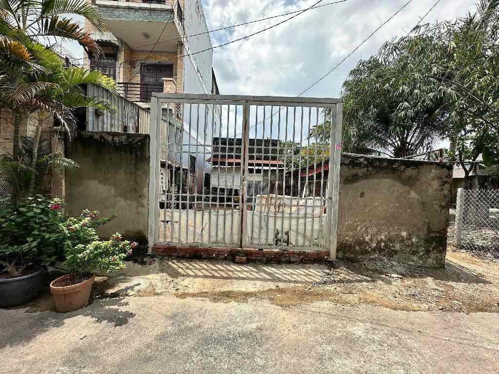 ĐẤT MẶT HẺM XE HƠI – SÁT NGUYỄN DUY TRINH – CHỈ 4,2 TỶ * Diện tích: 1 - Ảnh 3