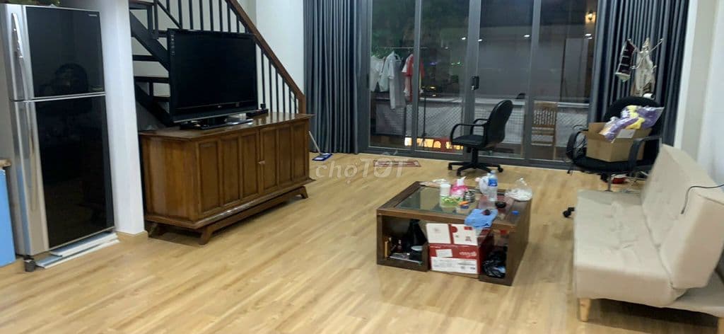 Căn Hộ Lầu 1 Mặt tiền Lý Tự Trọng, Q1, 5x9m +gác, gần phố đi bộ