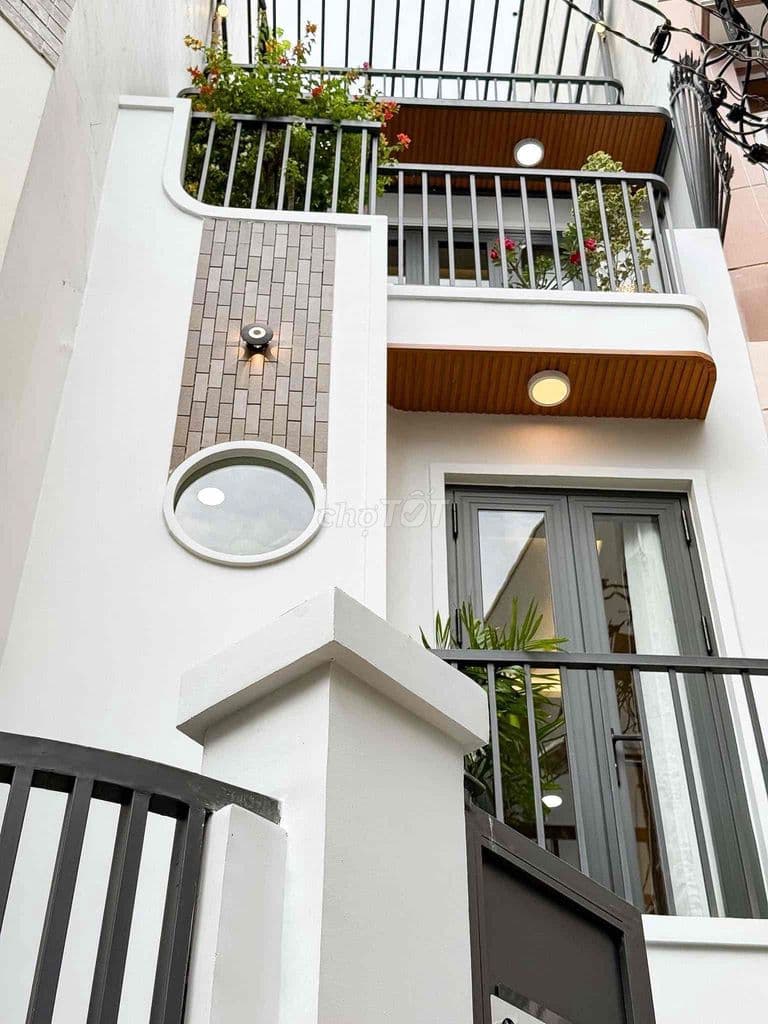 🇻🇳 SỐC! 5.6 TỶ –NHÀ 3 TẦNG 4PN FULL NỘI THẤT – NGAY PHAN XÍCH LONG, Q1 - Ảnh 2