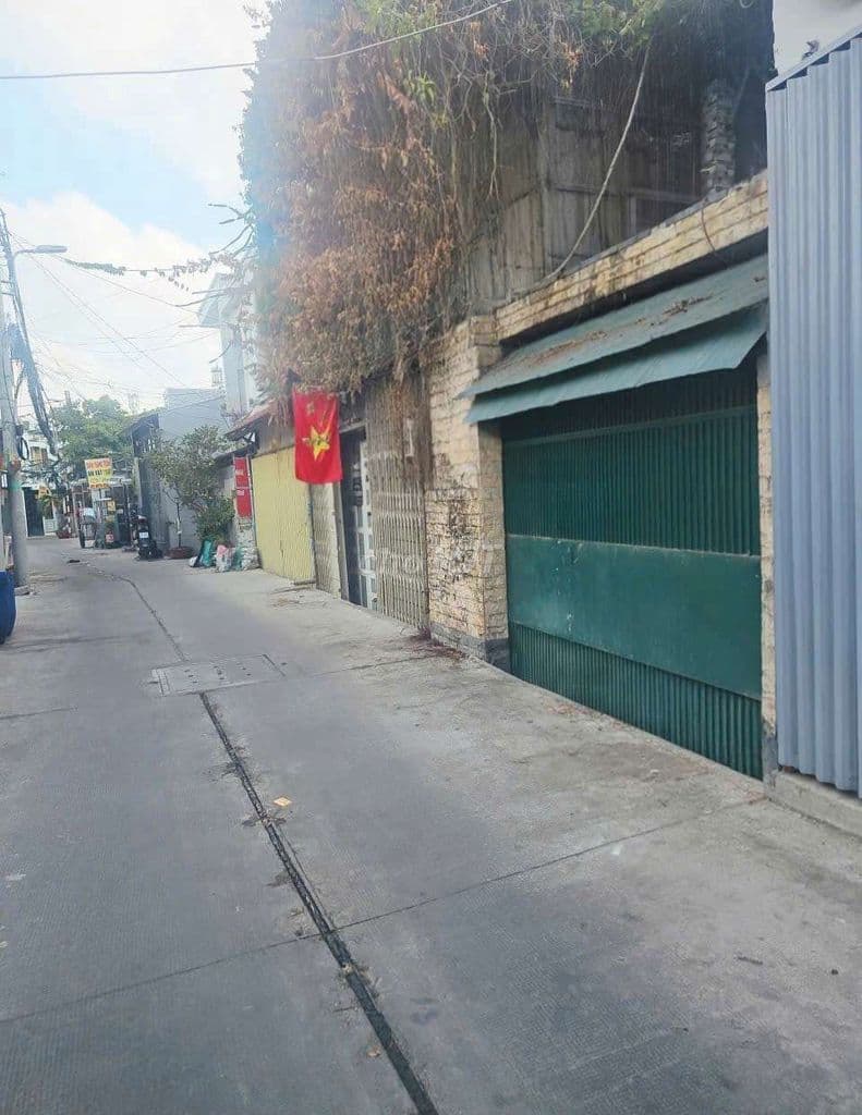 Nhà 3 phòng ngủ 1 lầu đúc sân rộng rãi ở phú thuận Q7. - Ảnh 2