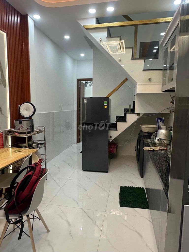 GIÁ TỐT ,SHR , NHÀ ĐẸP, 3PN , TRUNG TÂM TIỆN ÍCH Q12 . - Ảnh 2