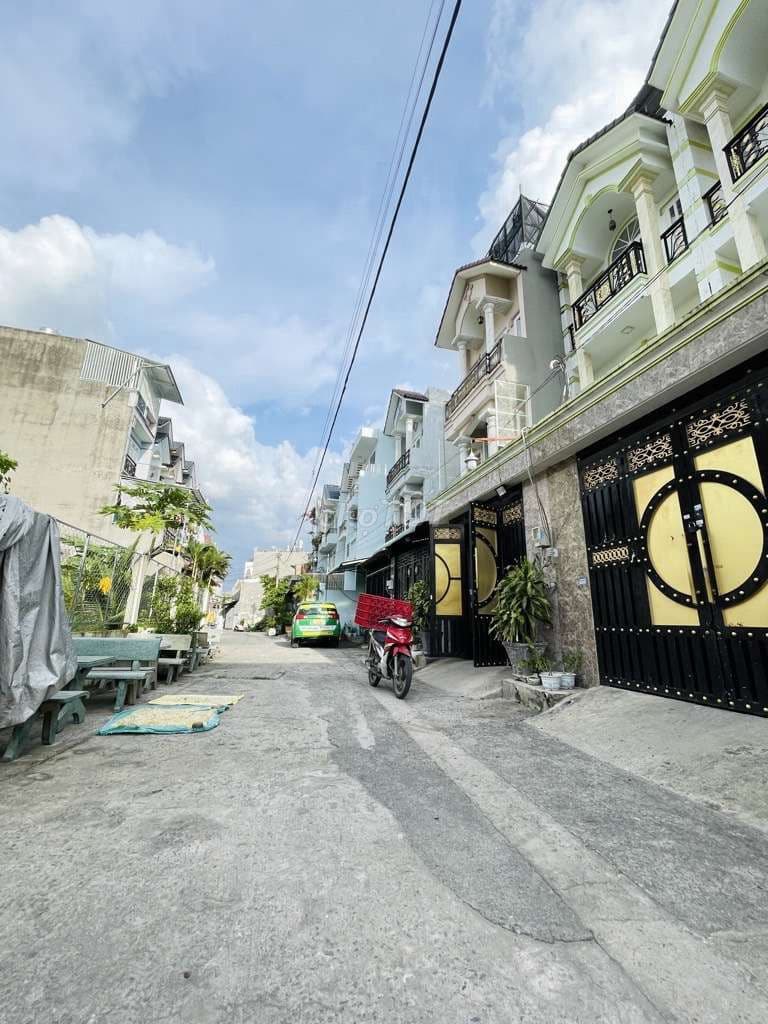 BÁN NHÀ 4 TẦNG DTSD 210 HẺM XE TẢI 6M THÔNG ĐƯỜNG HUỲNH THỊ HAI - Ảnh 3