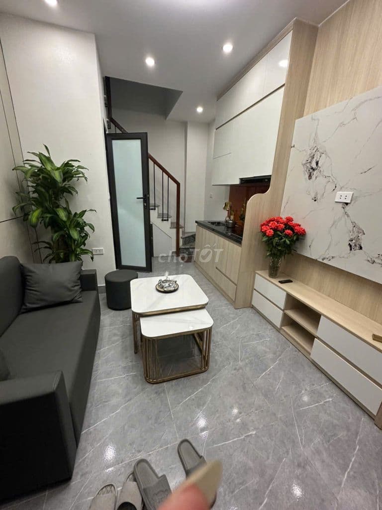 Em trai nhờ bán căn nhà phố Văn Chương - Đống Đa - 18m2 - Nhỉnh 4 tỷ