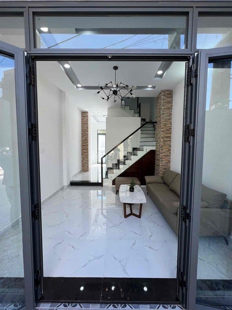 Nhà 3 tầng đường Lò Lu, đường 8m giá 5,7 tỷ - Ảnh 3