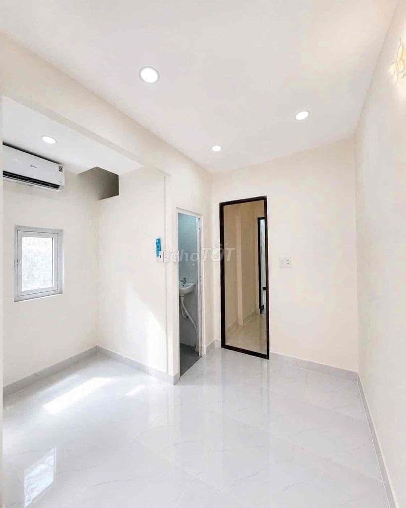 NHÀ HIẾM NGUYỄN LÂM - 3 PHÒNG NGỦ - GẦN PHAN XÍCH LONG PHÚ NHUẬN. - Ảnh 2