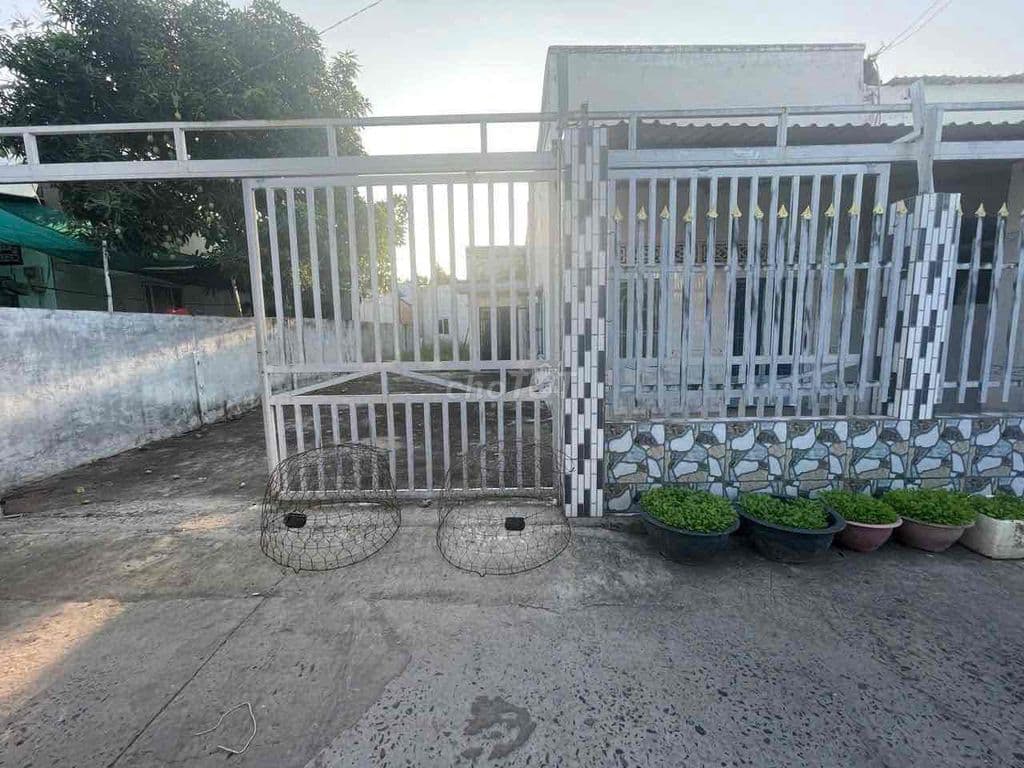 bán 192m2 có nhà c4, sổ đổ CC hướng Đông Nam, ven sông - Ảnh 3