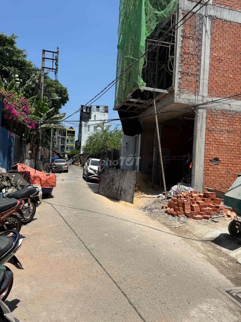 BÁN Lô ĐẤT GÓC quận TÂN PHÚ: 1 mặt hẻm Xe Hơi,1 mặt hẻm nhỏ. 5,2mx14m.