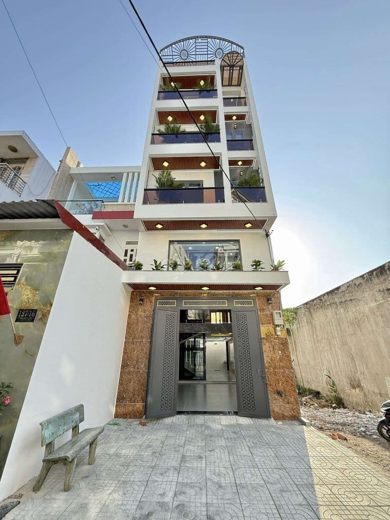 Siêu phẩm 5m x 20m. 4 Tầng Có Thang Máy Hẻm nhựa Thông Lê Thị Riêng