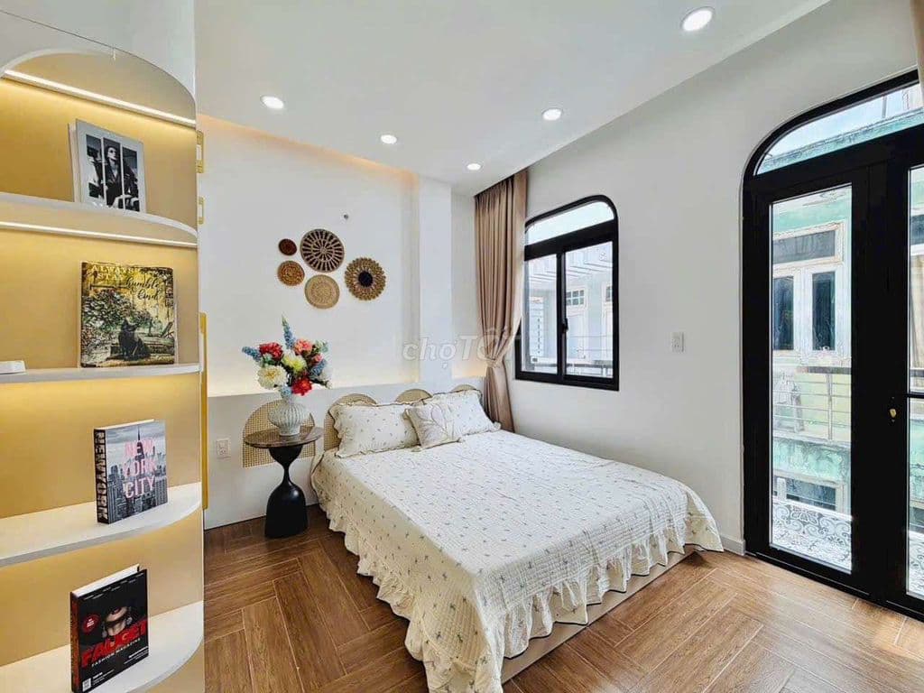Nhà đẹp 4PN 2 căn ra mặt tiền hẻm xe tải mua vào ở ngay luôn