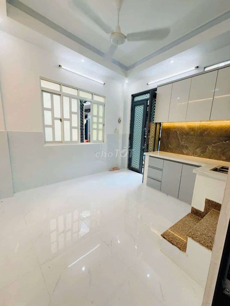 Bán nhà đường Ba Đình P8.Q8 DT.3m5×6m } 2 Lẩu 2 toilet ban công hẽm3m5 - Ảnh 2