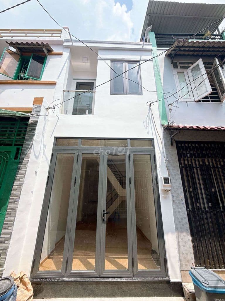 BÁN NHÀ KẾ BÊN MÃ LÒ LÊ VĂN QUỚI BÌNH TÂN 24m² 2 TẦNG HXH SHR