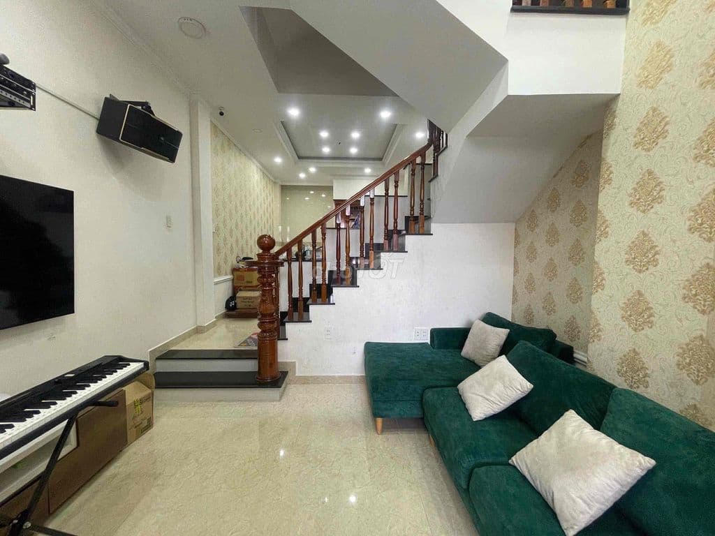 Nhà 3 tầng đường số 10, dt 64m2, cần bán nhanh