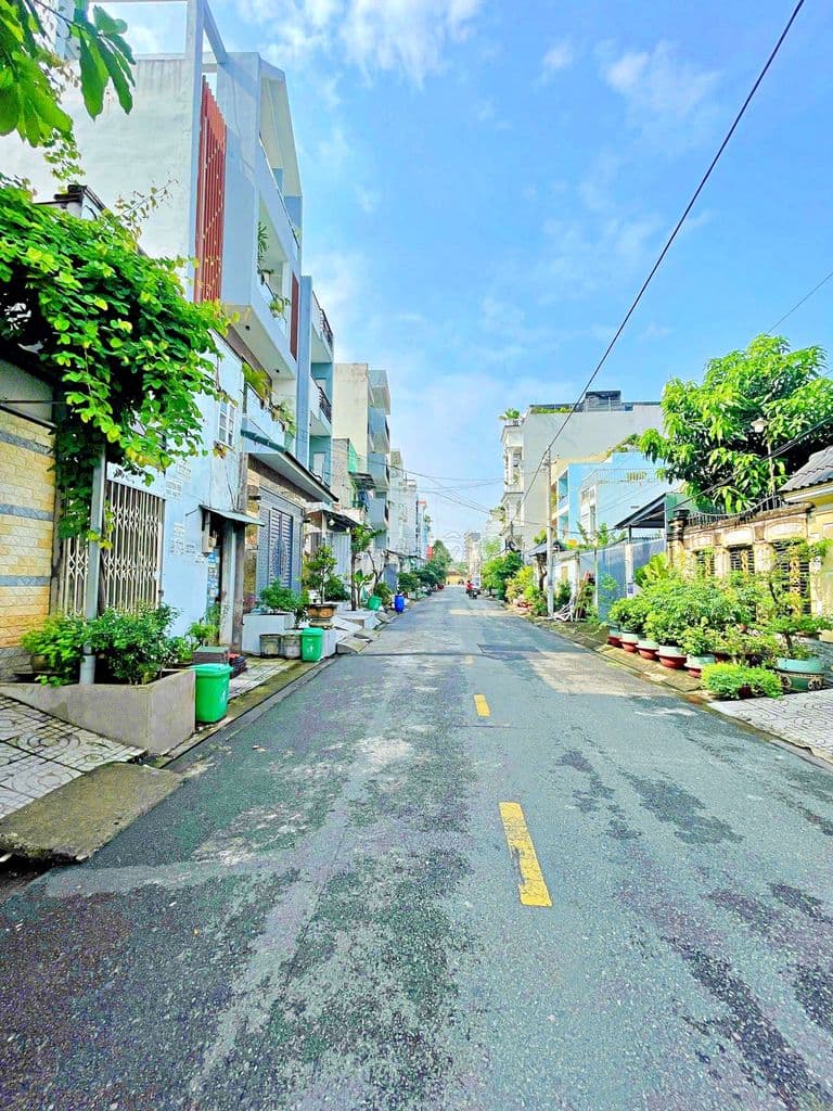 Bán Nhà 4 Tầng Đường 10m, khu dân trí, tiện ích đầy đủ, Giáp Hiệp Bình