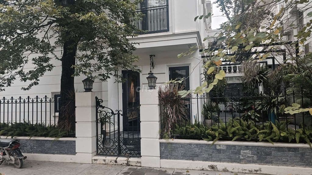 Tôi cần bán nhà biệt thự Ciputra căn góc 4tầng thang máyfull nội thất - Ảnh 2