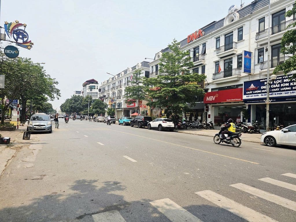 LÔ GÓC 60M2, SẴN NHÀ 2 TẦNG, MẶT PHỐ THÀNH TRUNG, TRÂU QUỲ, KINH DOANH - Ảnh 3