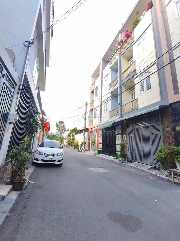 Nhà 3 lầu, 5 phòng ngủ, 5wc, mặt tiền đường nhựa 10m Quận 12 - Ảnh 3