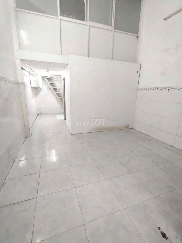 Nhà sổ hồng 28 m2, vuông vứt ko lộ giới, trệt, lửng. 2.38 tỷ