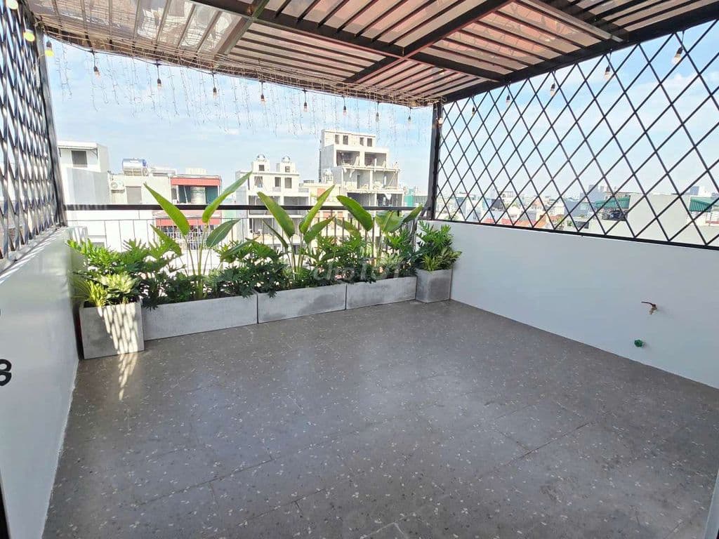 Nhà cạnh AEON Long Biên hiếm gặp: Gara ô tô, thang máy, 2 thoáng - Ảnh 2