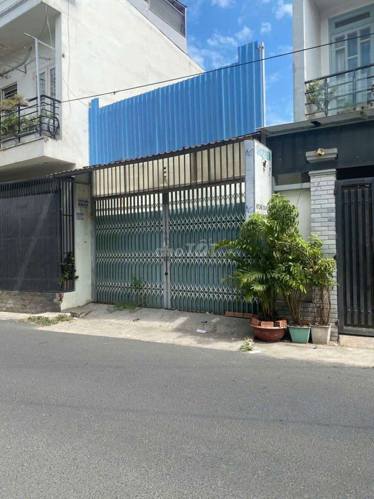 Cần bán gấp lô đất mặt tiền đường P TTN Q12 DT 4, 5 x 12.khu vực 38ha