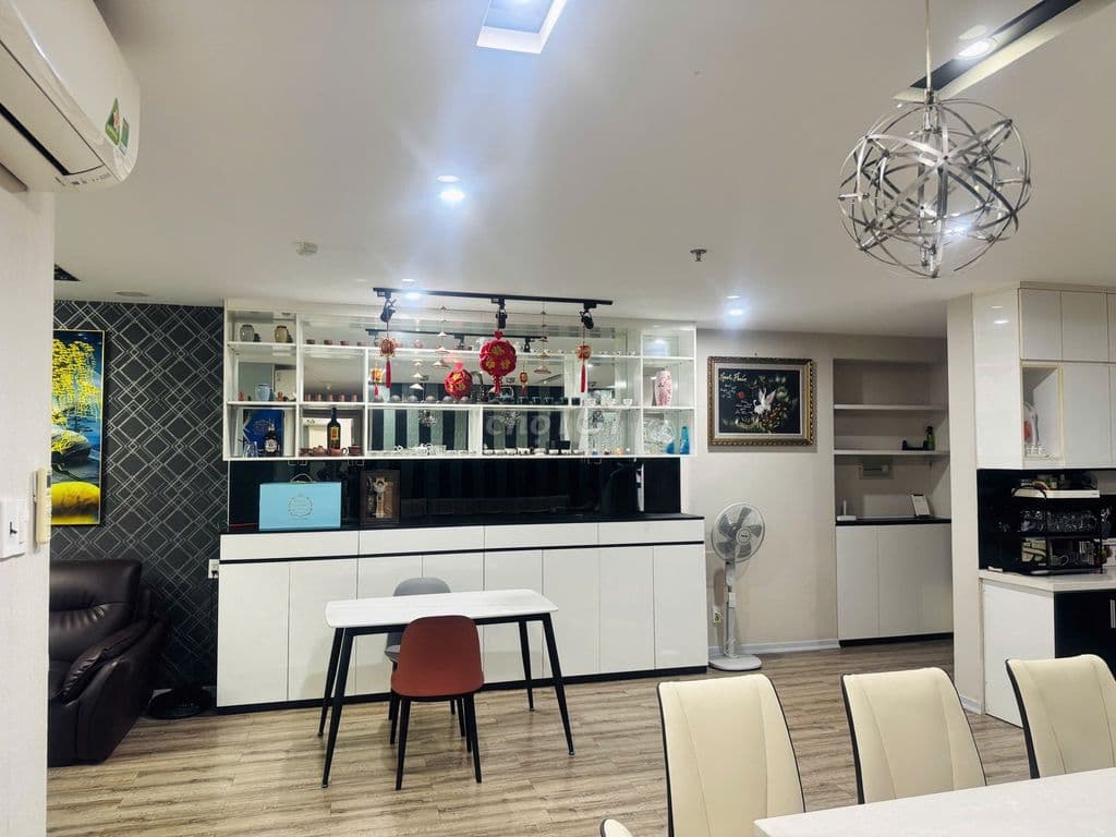 BÁN CĂN HỘ 3PN GIAI VIỆT-150M2 -SỔ HỒNG RIÊNG