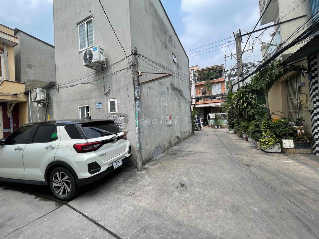 Căn góc hẻm xe hơi đường Mã Lò dt 33.6m2 giá 3.7 tỷ TL