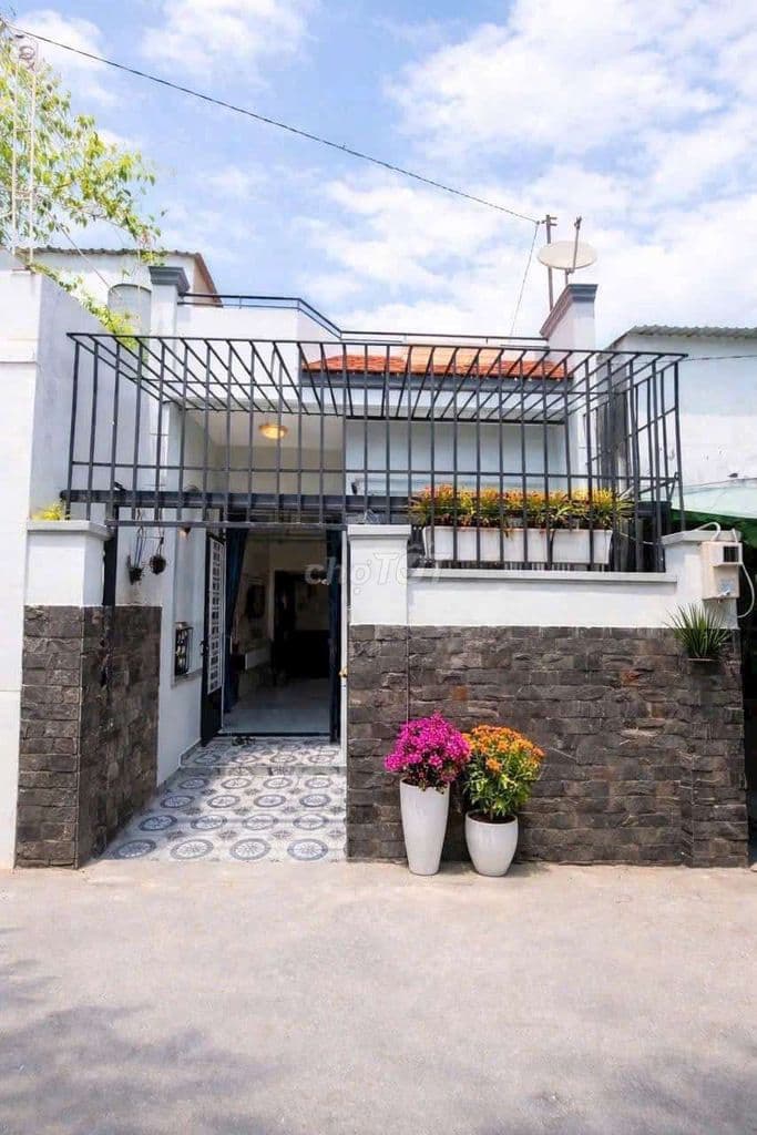 Nhà 1 trệt 1 lửng 4.45x16m, hẻm Xuân Thới 1 gần ngã tư Giếng Nước, HM