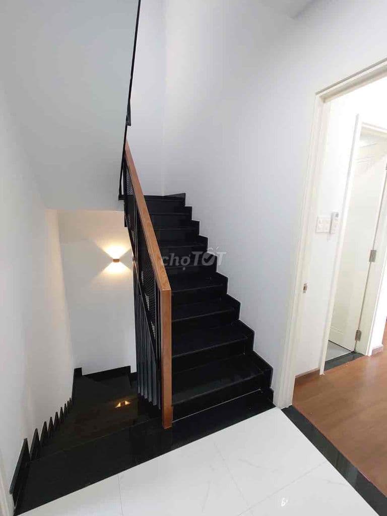 Nguyễn Tri Phương, P4, Q10, DT 4.6 x 12m, 4 tầng mới, giá 9 tỷ - Ảnh 2