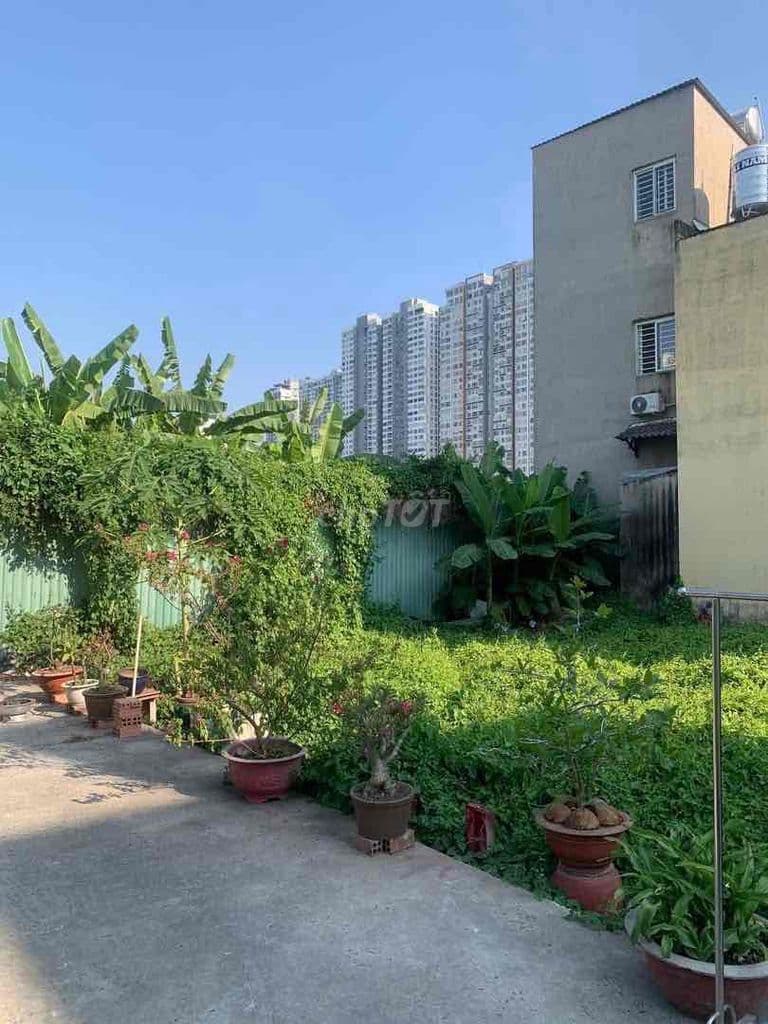 Quận 7 – 4 Tỷ 3 - Lô Đất 56m² - Ngang 4,6m- Đường 4m - Ngay UBND Phú T
