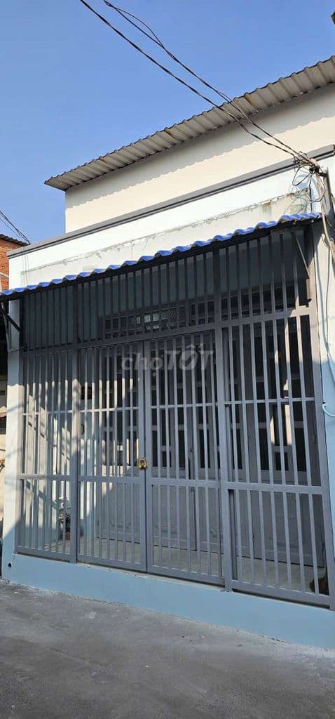 Nhà 4mx13m đúc lửng.2pn.2wc. kdc hiện hữu