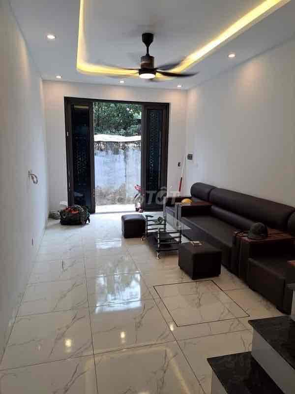 Cơ Hội. 1 căn nhà Quang Minh- cách đường ô tô 10m- Full nội thất- Hơn