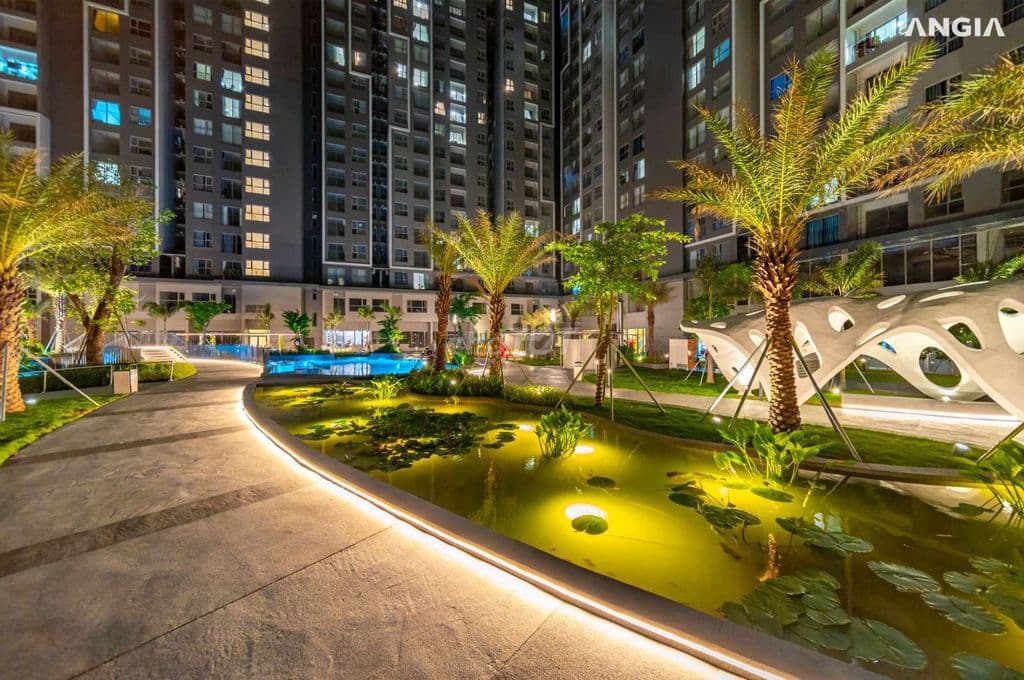 Chuyển nhượng căn hộ 2PN-2WC, đã có sổ hồng, bàn giao đầy đủ nội thất.