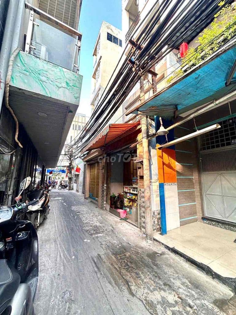 Bán nhà 5 tầng xe hơi đậu cửa, nhà đẹp ở ngay đ.Đoàn văn. bơ.