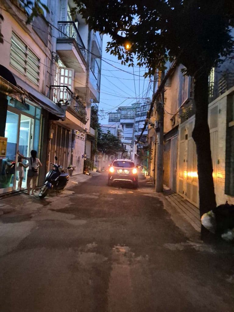 Bán gấp nhà hẻm xe hơi, DT 58m, gần chợ Bà Chiểu, Phường 13 Bình Thạnh - Ảnh 2