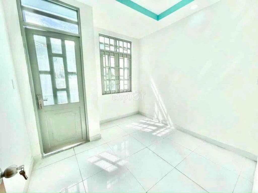 Nhà 2 lầu ngay trường học nguyễn văn thệ - Ảnh 3