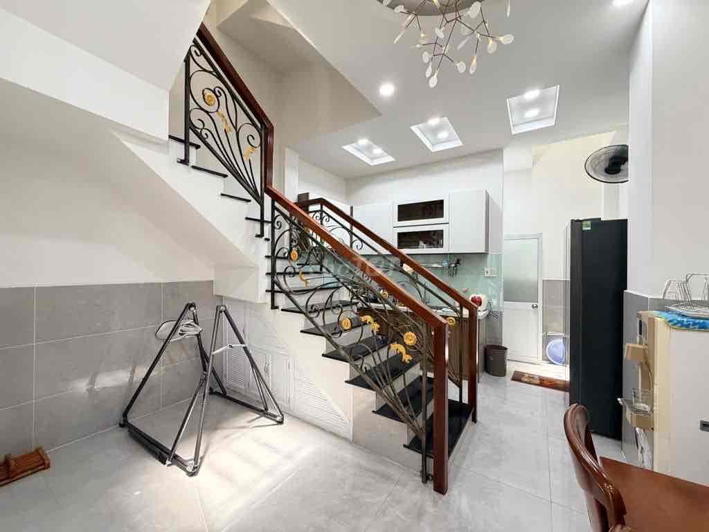 Quá rẻ. Nhà mới Thống Nhất 3 tầng, 3 PN. 45m2 chỉ 5,5 tỷ - Ảnh 2